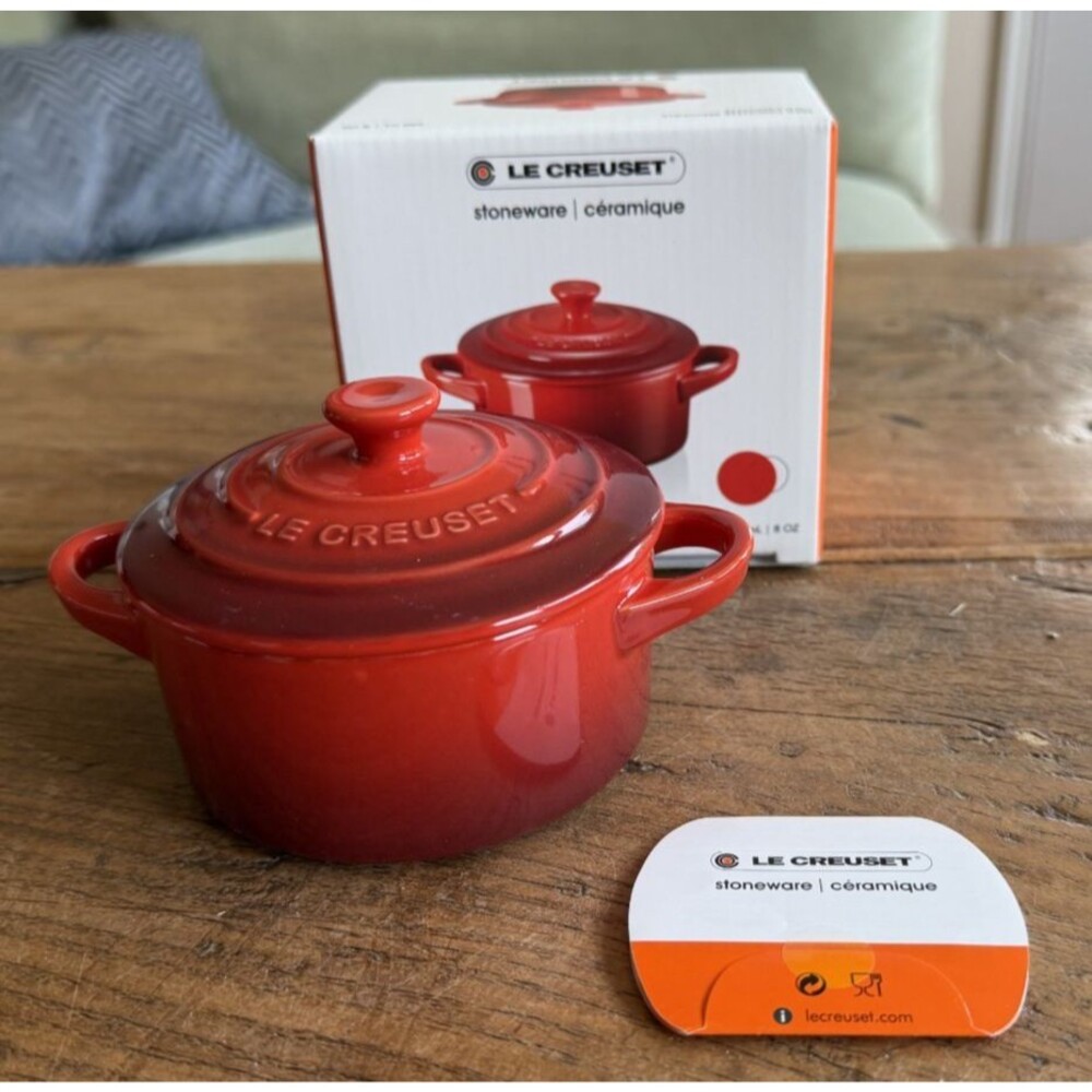 Le Creuset Stoneware Round Mini Cocotte  250 ml 8 oz Cerise Cherry Red NEW